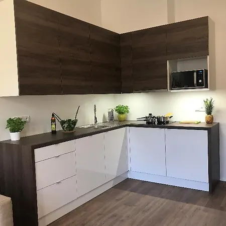 Jagellonska מלון דירות 3*